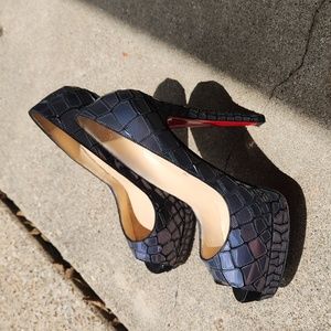  Christian Louboutin Mosaic gray heels